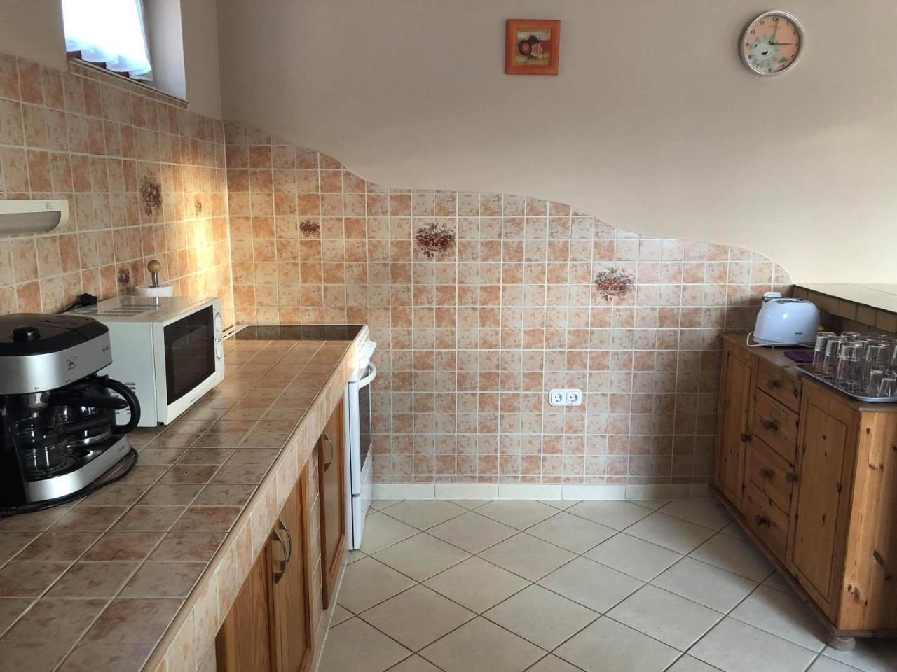 Kristaly Apartmanhaz Sarvar Exterior photo