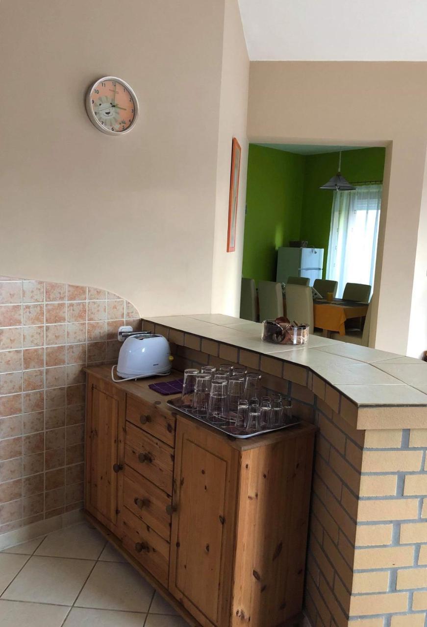 Kristaly Apartmanhaz Sarvar Exterior photo