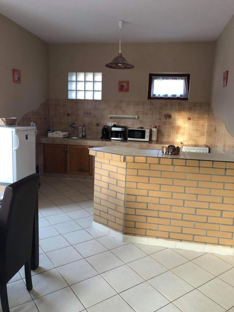 Kristaly Apartmanhaz Sarvar Exterior photo