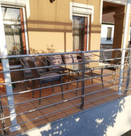 Kristaly Apartmanhaz Sarvar Exterior photo