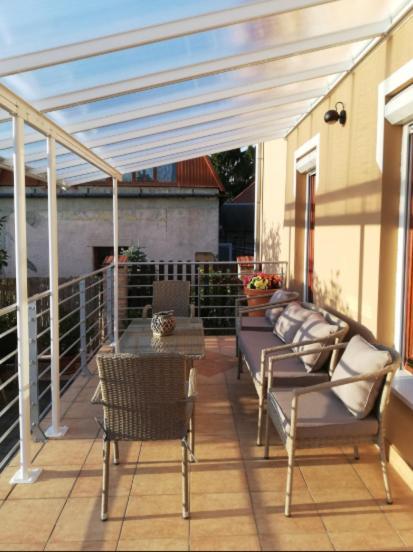 Kristaly Apartmanhaz Sarvar Exterior photo