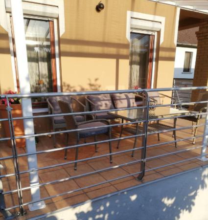 Kristaly Apartmanhaz Sarvar Exterior photo